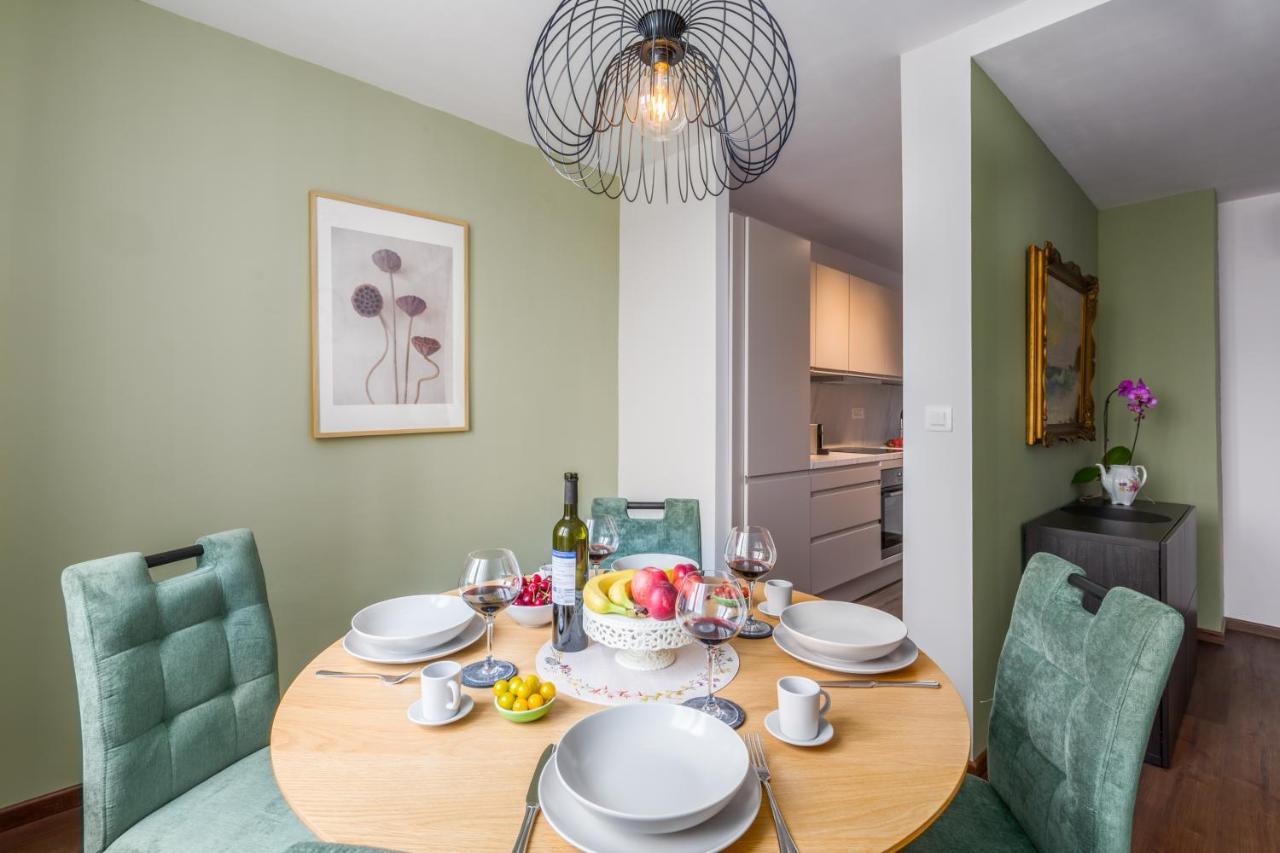 Saint Vitus Apartment โรวีน ภายนอก รูปภาพ