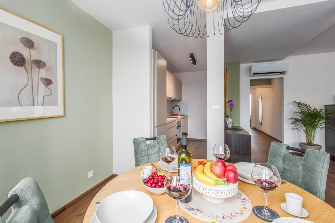 Saint Vitus Apartment โรวีน ภายนอก รูปภาพ