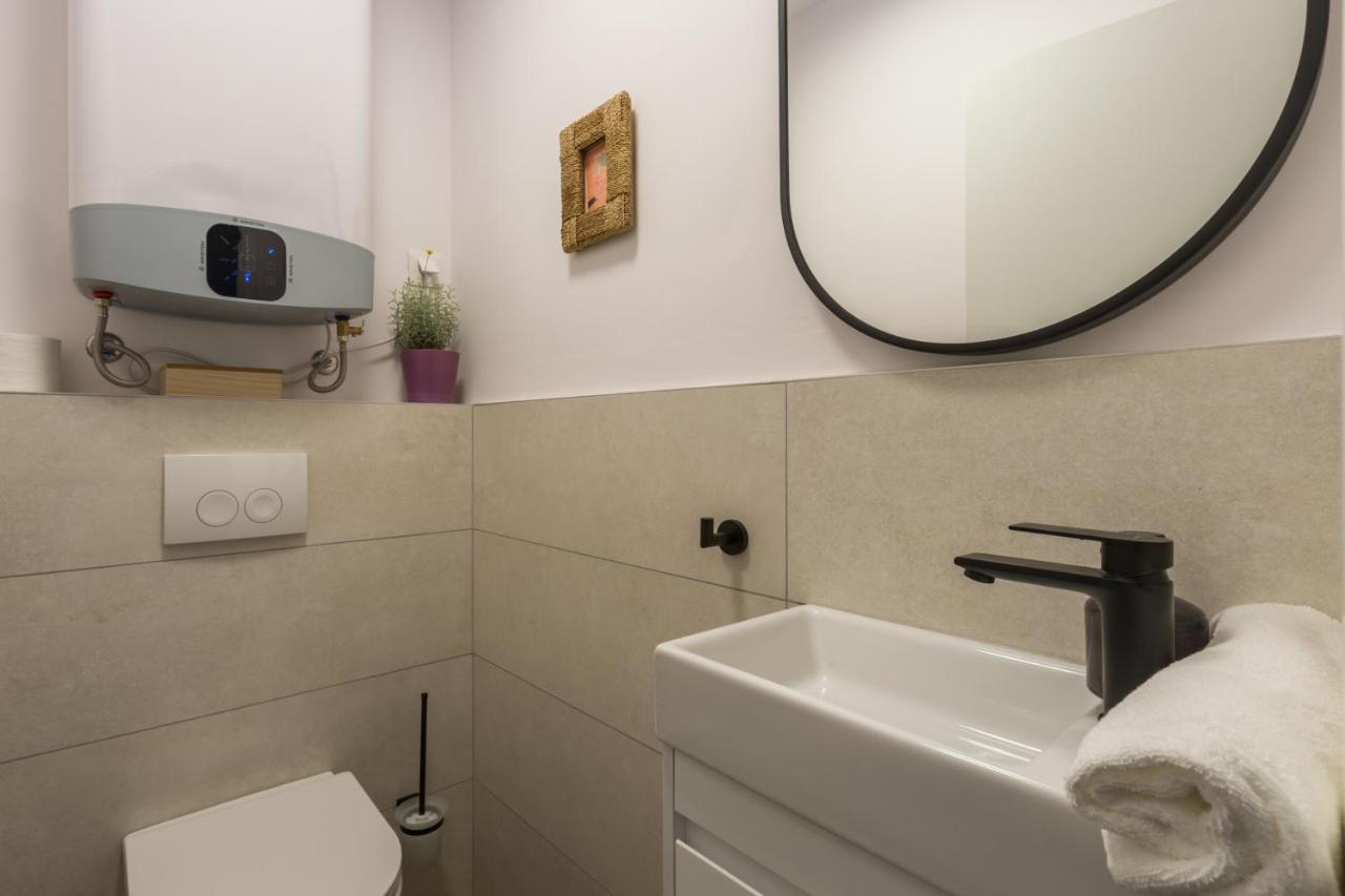 Saint Vitus Apartment โรวีน ภายนอก รูปภาพ